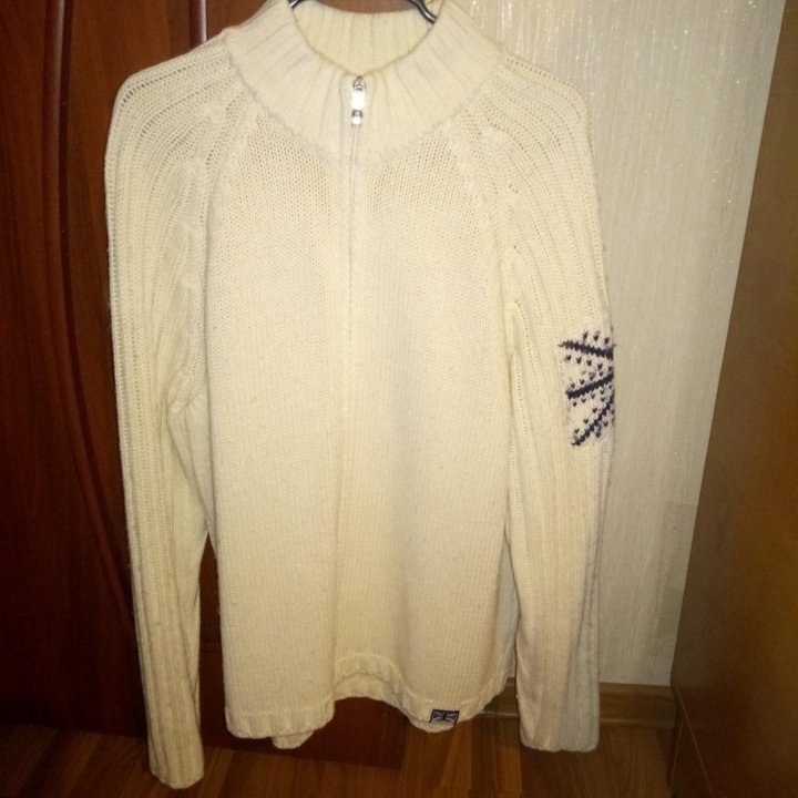 Джемпер Reebok.