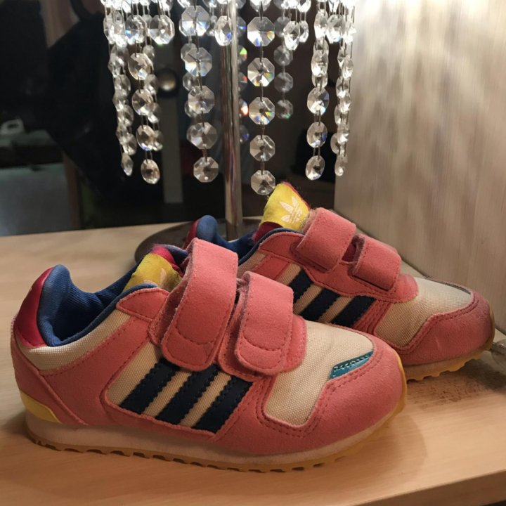 Кроссовки adidas