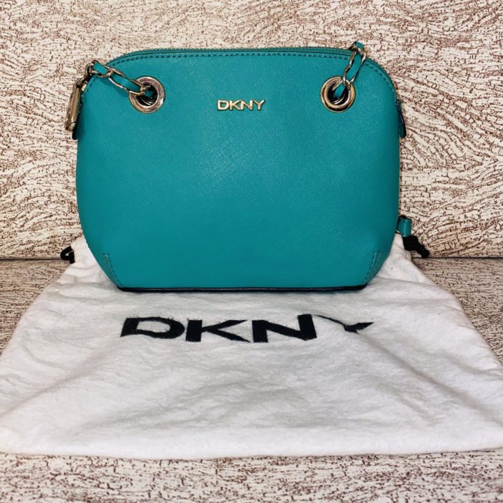 Сумочка DKNY из сафьяновой кожи