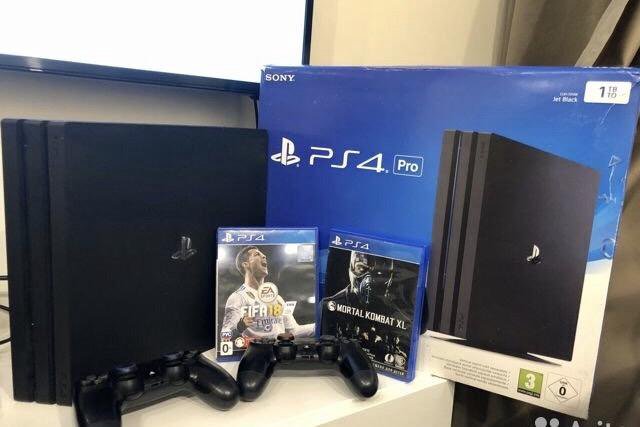 Sony PlayStation 4 pro 1TB + доставка