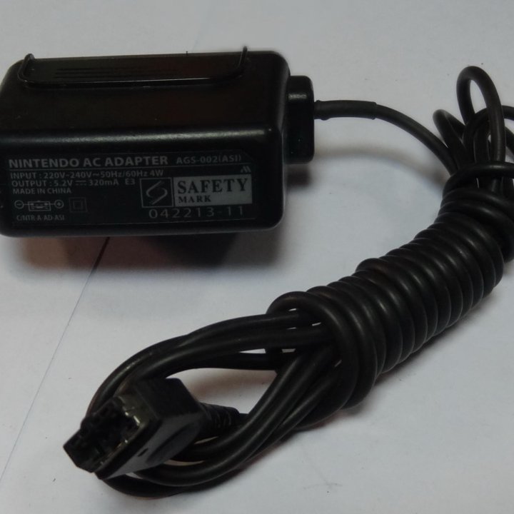 Блок питани Nintendo AC Adapter AGS002 5.2V 0.32A