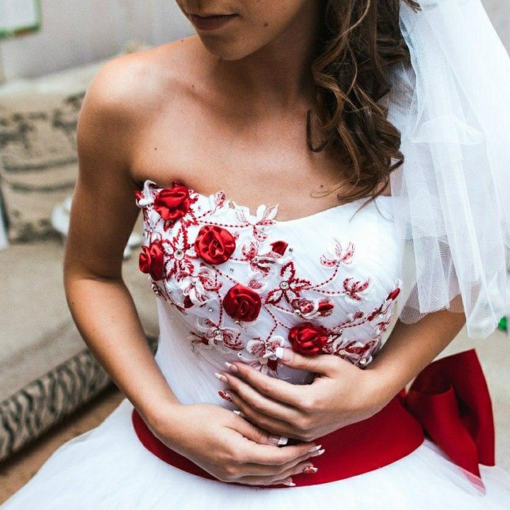 Свадебное платье