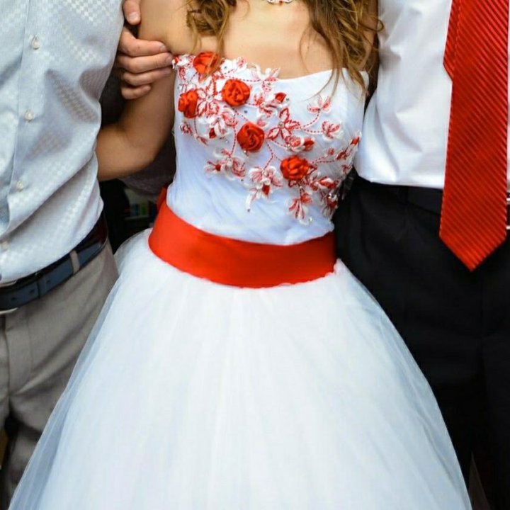 Свадебное платье