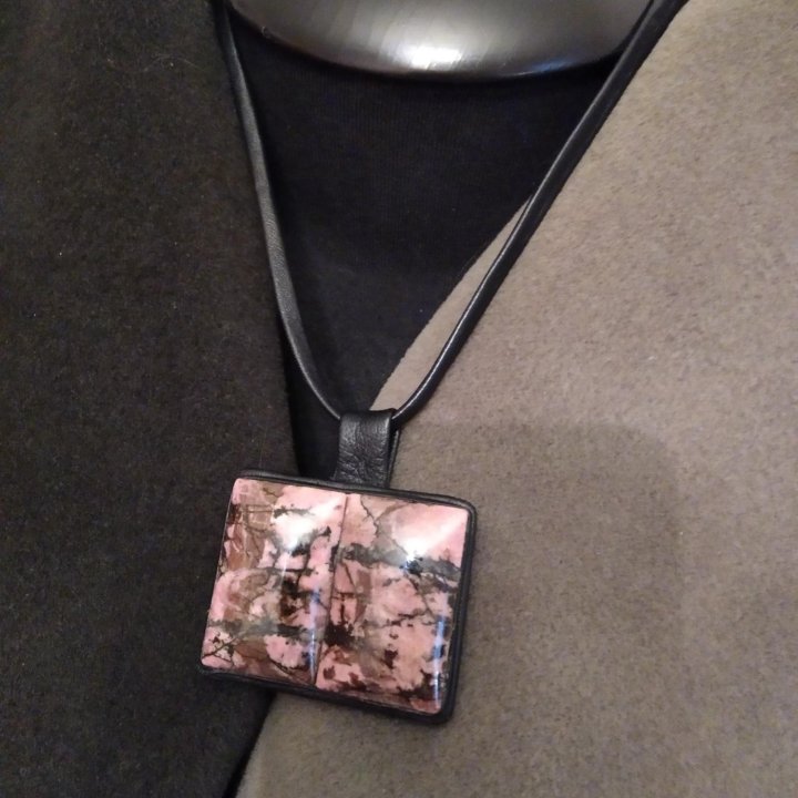 Комплект с родонитами