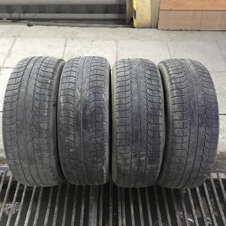 225/65R17 Michelin Latitude X-Ice Xi2 (№107)