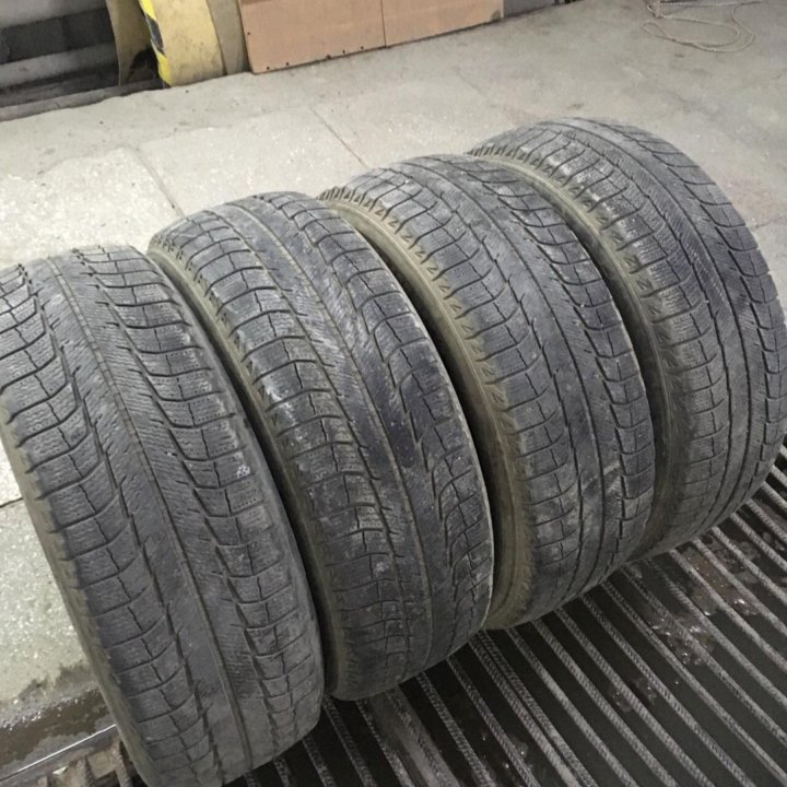 225/65R17 Michelin Latitude X-Ice Xi2 (№107)