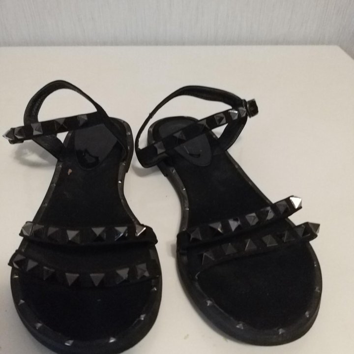 Сандали 37 р