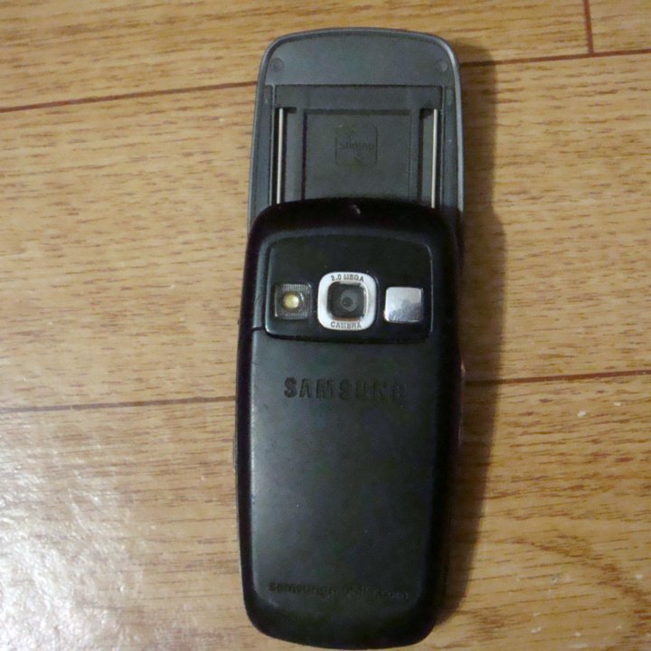 SAMSUNG SGH-D600E