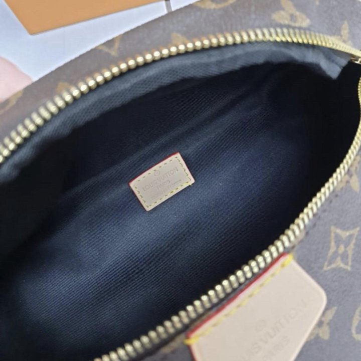 Сумка на пояс Louis Vuitton Bumbag кожаная. Lux.