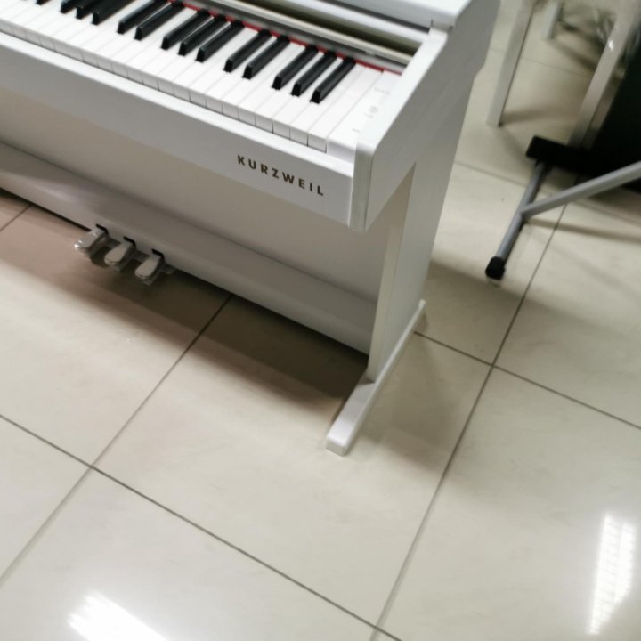 Kurzweil M90 Цифровое пианино с банкеткой
