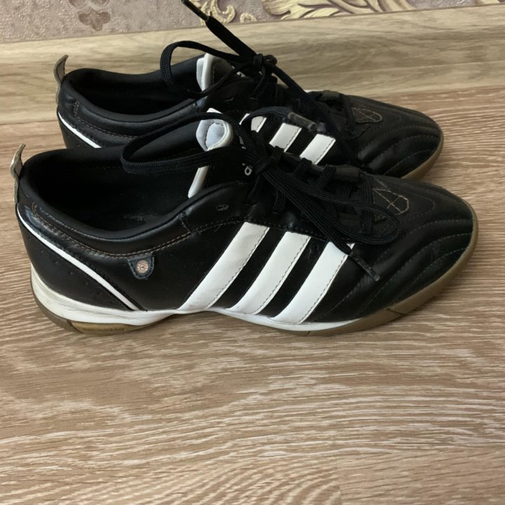 Кросовки Adidas