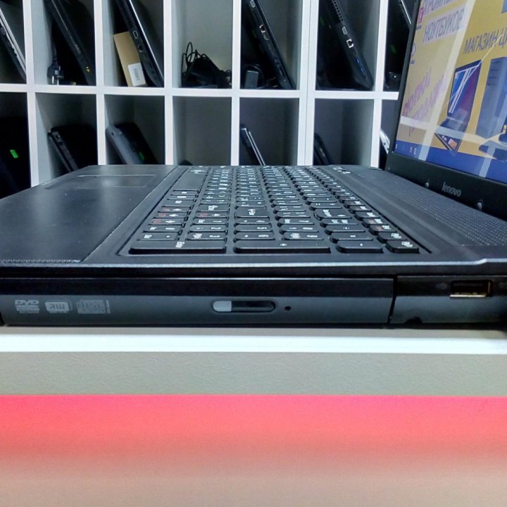 Ноутбук Lenovo G560 на Core i3, Видеокарта 2Gb