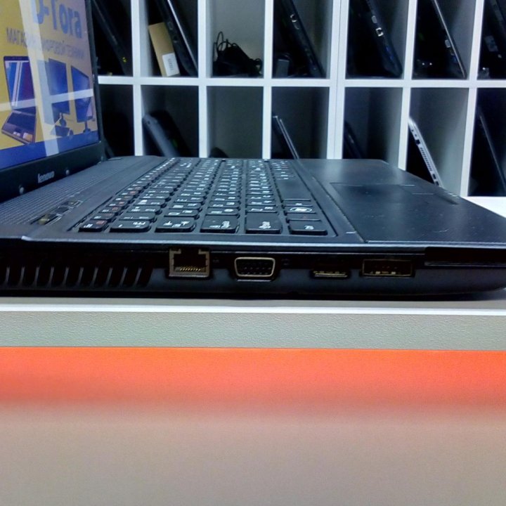 Ноутбук Lenovo G560 на Core i3, Видеокарта 2Gb