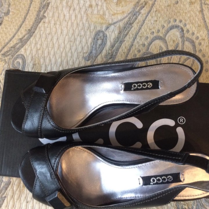 Босоножки Ecco