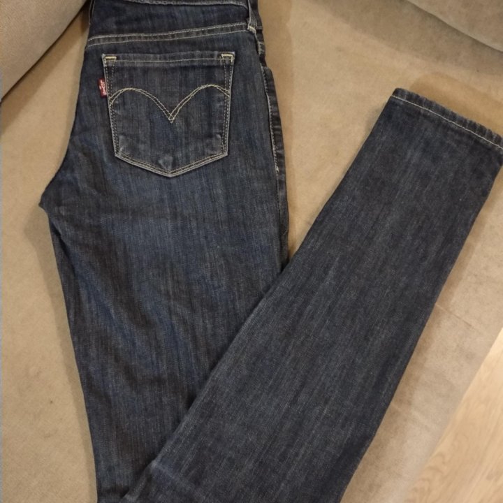Джинсы Levi's