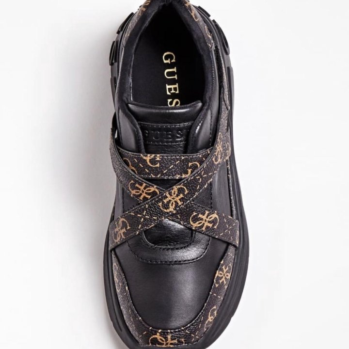Кроссовки Guess