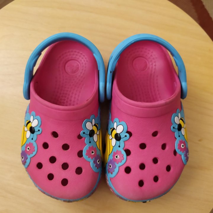 Шлепанцы Crocs