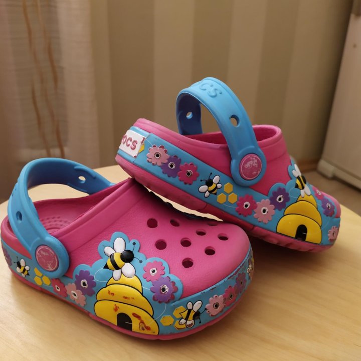 Шлепанцы Crocs