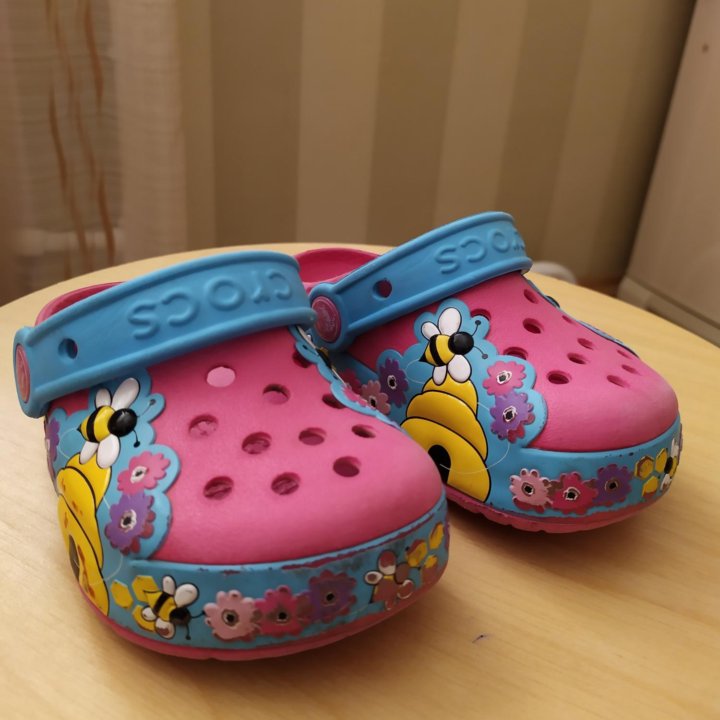 Шлепанцы Crocs