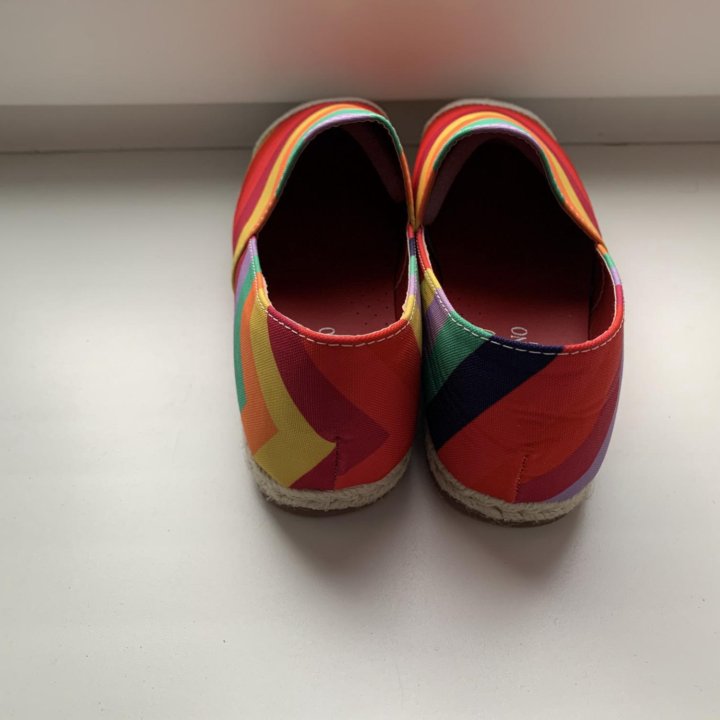 Слипоны, эспадрильи