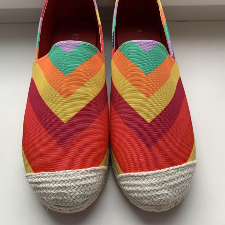 Слипоны, эспадрильи