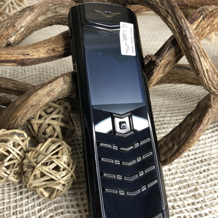 Телефон Vertu Signature SD Iguana Black Ultimate
