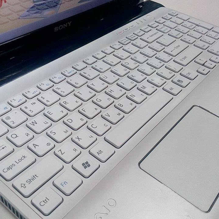 Ноутбук Sony Vaio SVE15