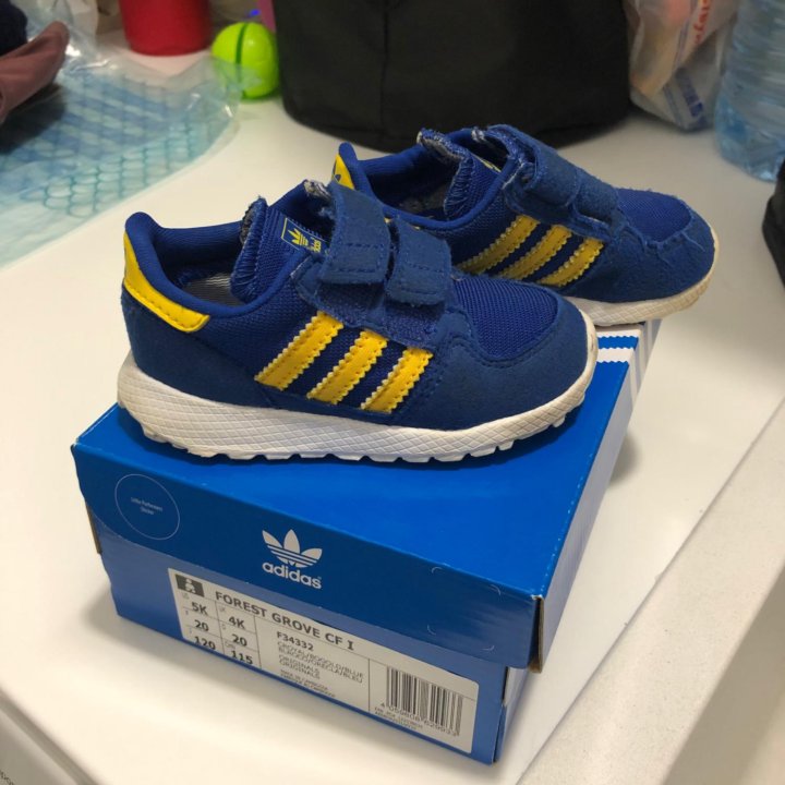 Кроссовки Adidas