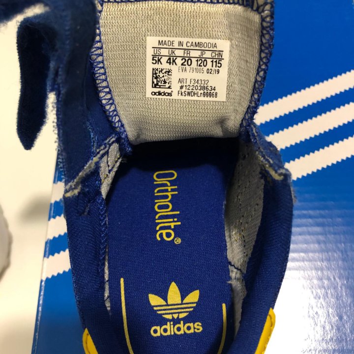 Кроссовки Adidas
