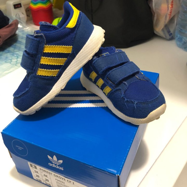 Кроссовки Adidas