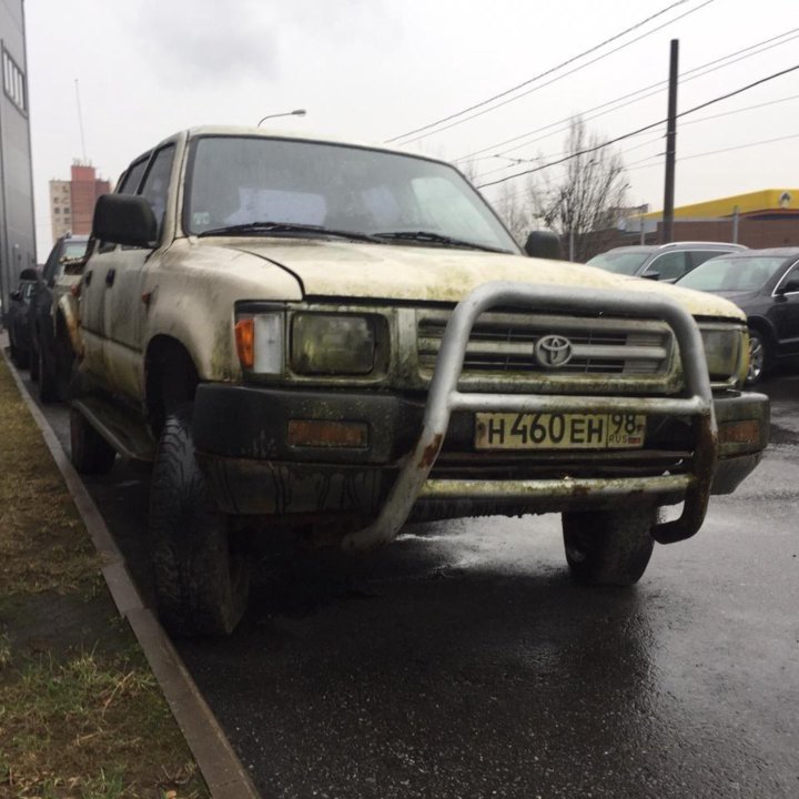 Запчасти на Toyota Hilux ( Тойота хайлюкс )