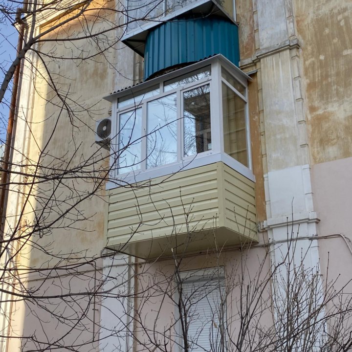 Балконы, Окна