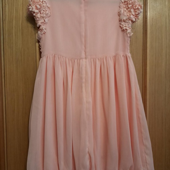 Платье персиковое
