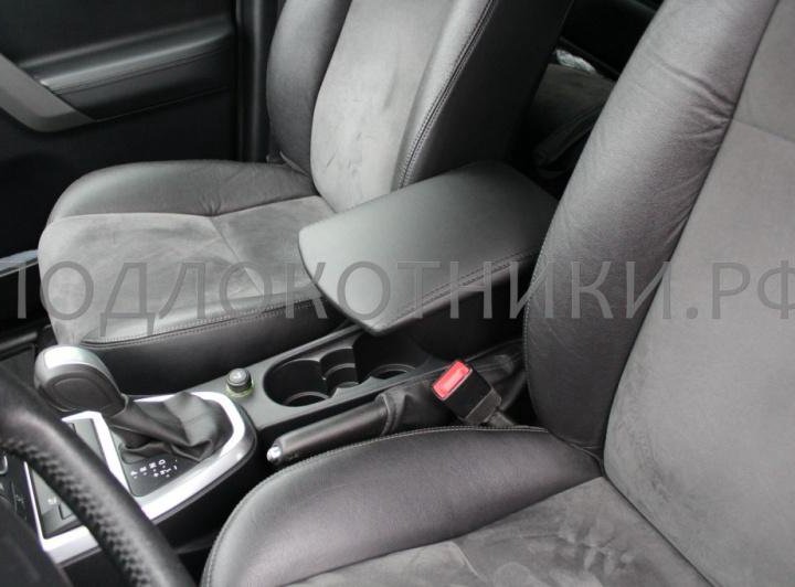 Подлокотник Land Rover Freelander 2 (2006-2012)