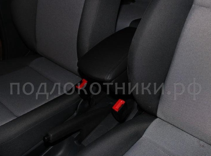 Подлокотник Skoda Fabia