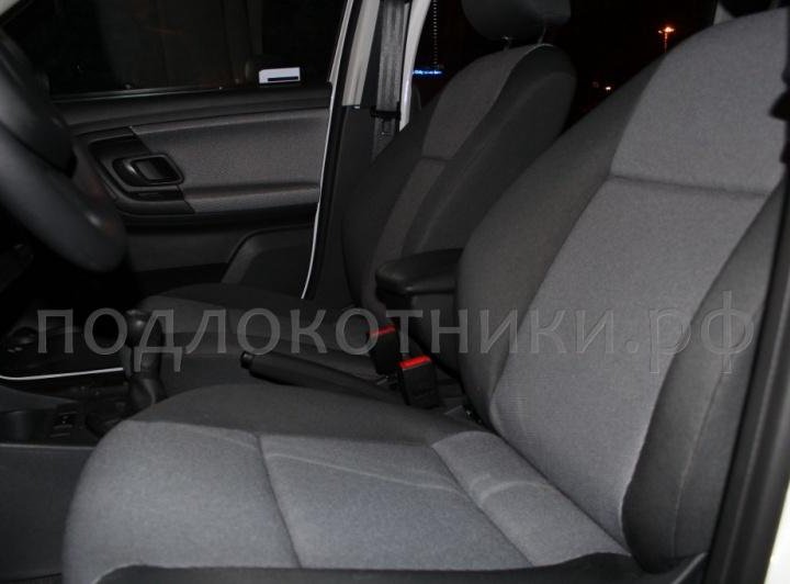 Подлокотник Skoda Fabia