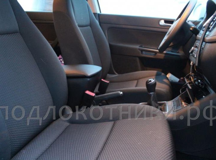 Подлокотник Volkswagen Golf Plus