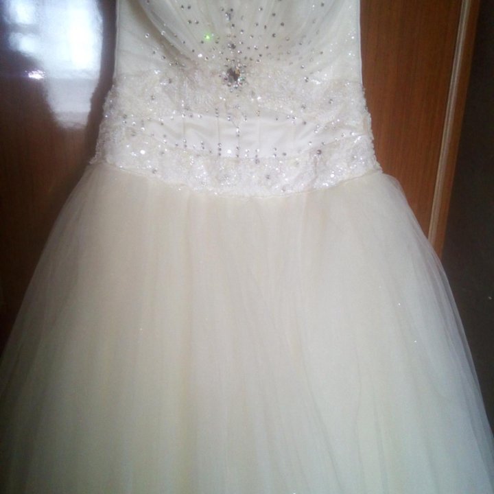 Свадебное платье