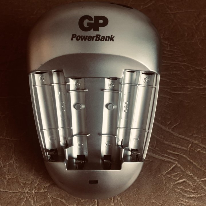 Зарядное устройство GP PowerBank QUICK 3 2700мАч