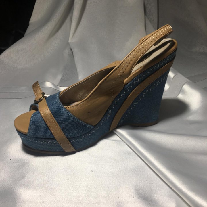 Босоножки на платформе