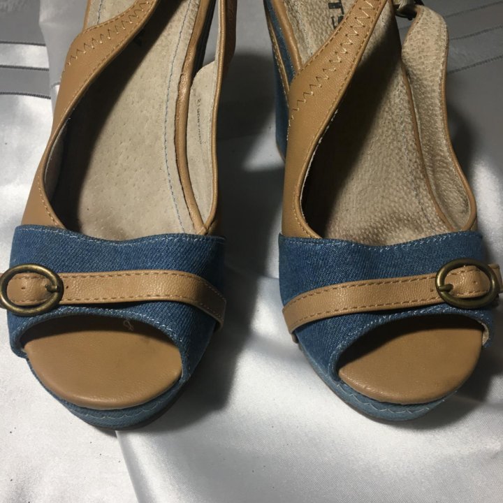 Босоножки на платформе