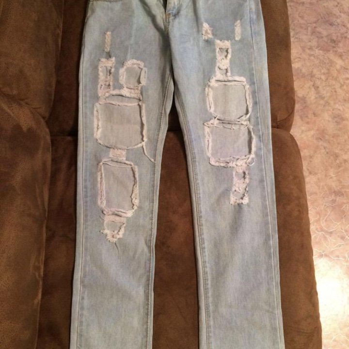 Джинсы новые