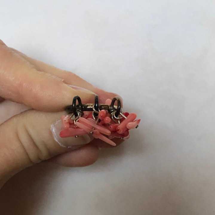 Кольцо с кораллом