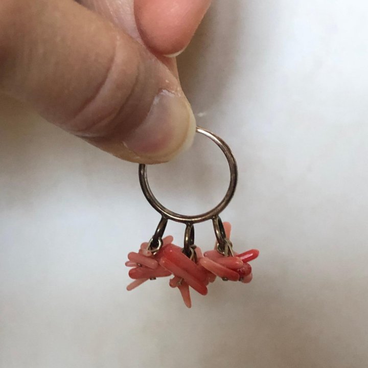 Кольцо с кораллом