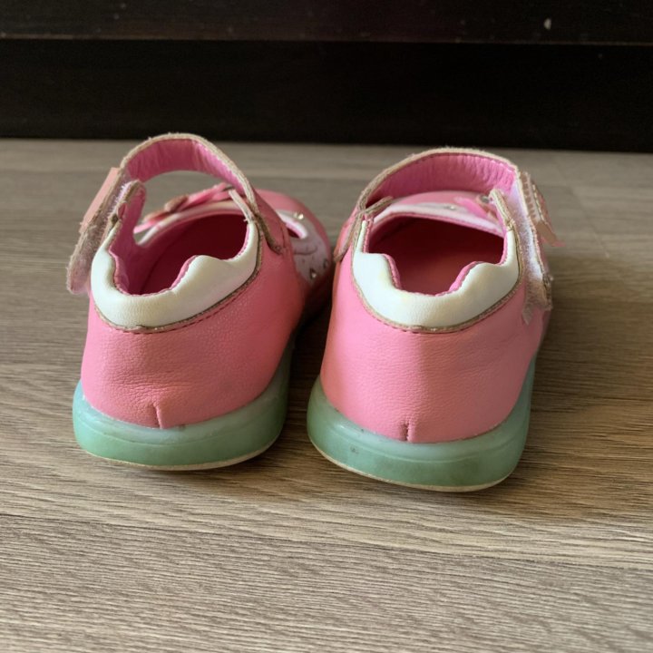 Туфли на девочку