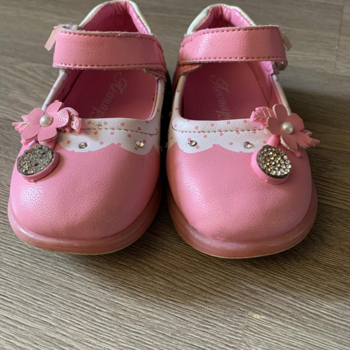Туфли на девочку