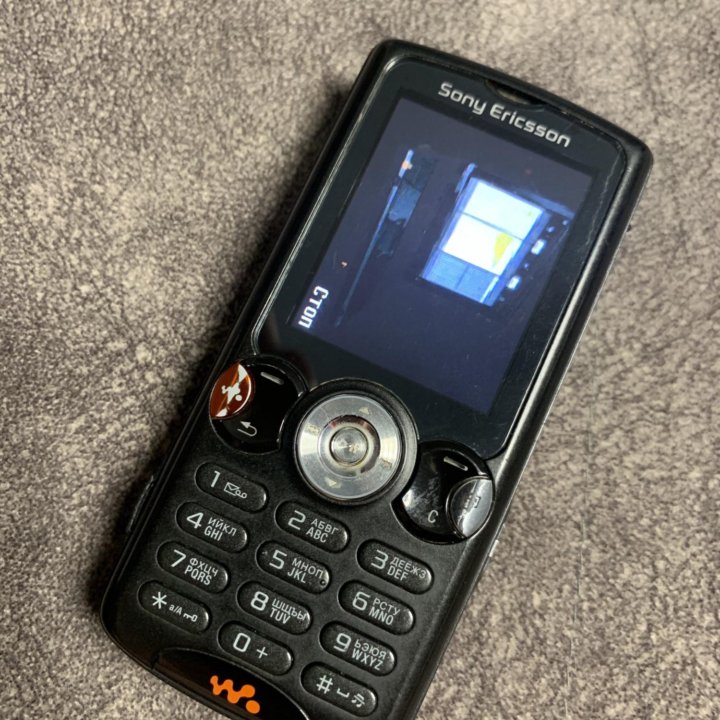 Телефон Sony Ericsson W810i