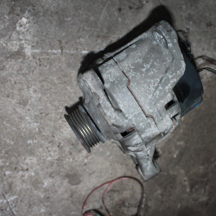 Генератор Audi A4B5 1.8 Bosch 70A 058903016