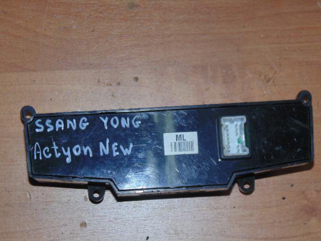 Блок кнопок Ssang Yong Actyon New 8520134000HDV