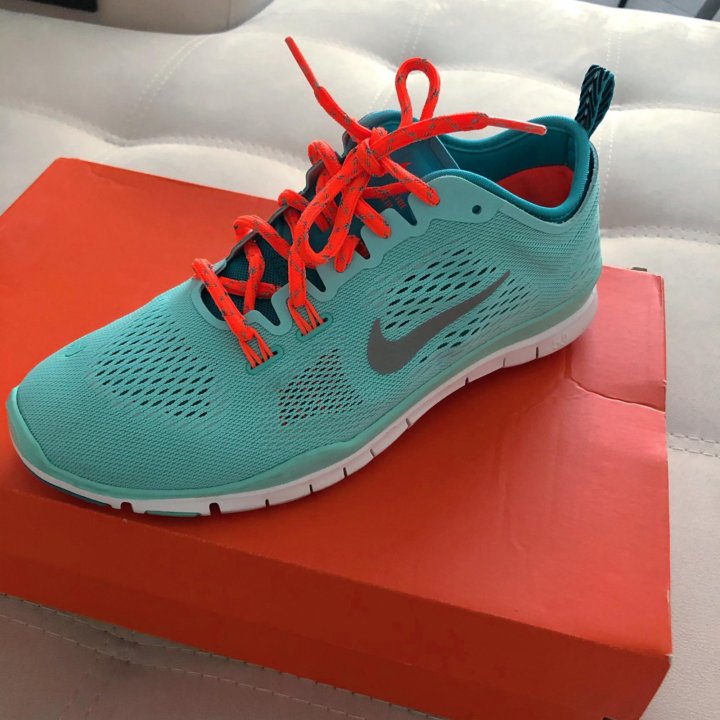 Кроссовки Nike